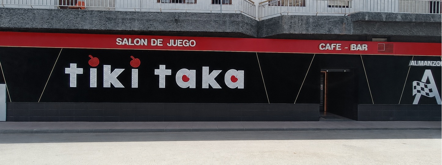 Fachada de TikiTaka Almanzora